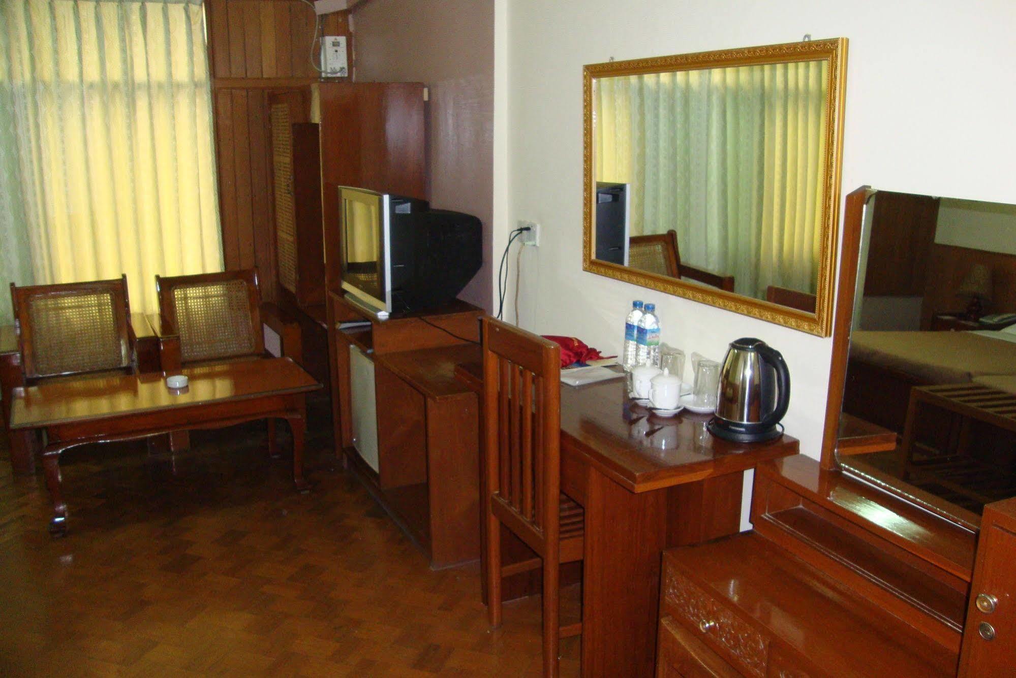 מנדלאי Nadi Myanmar Hotel מראה חיצוני תמונה