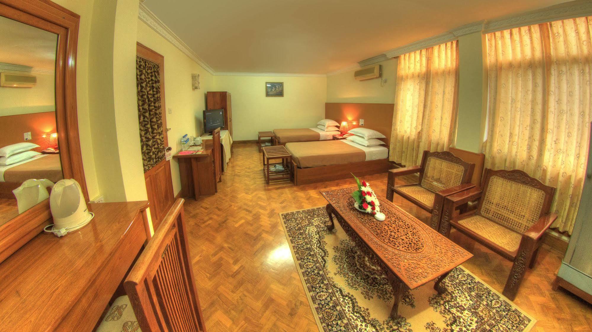 מנדלאי Nadi Myanmar Hotel מראה חיצוני תמונה